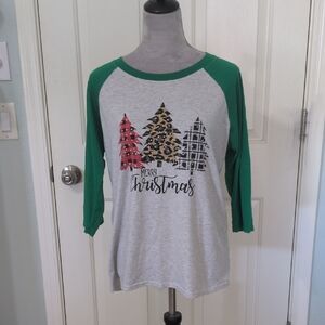 Christmas Tree Graphic Raglan Tee - Green and Gray
